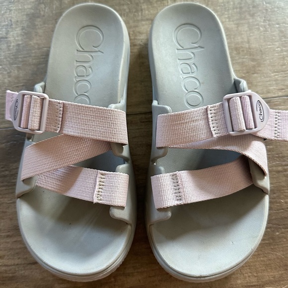 Chaco Chillos lavender and gray slides - Picture 2 of 7